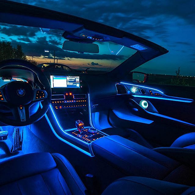 Ein Bild von einer Ambientebeleuchtung in einem BMW